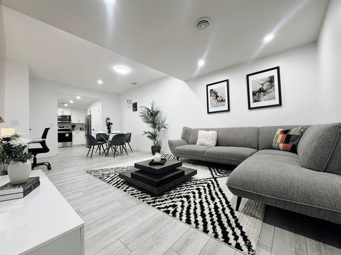 Others 4, Premium, Family-friendly 2-bedroom Private Suite, Division No. 6