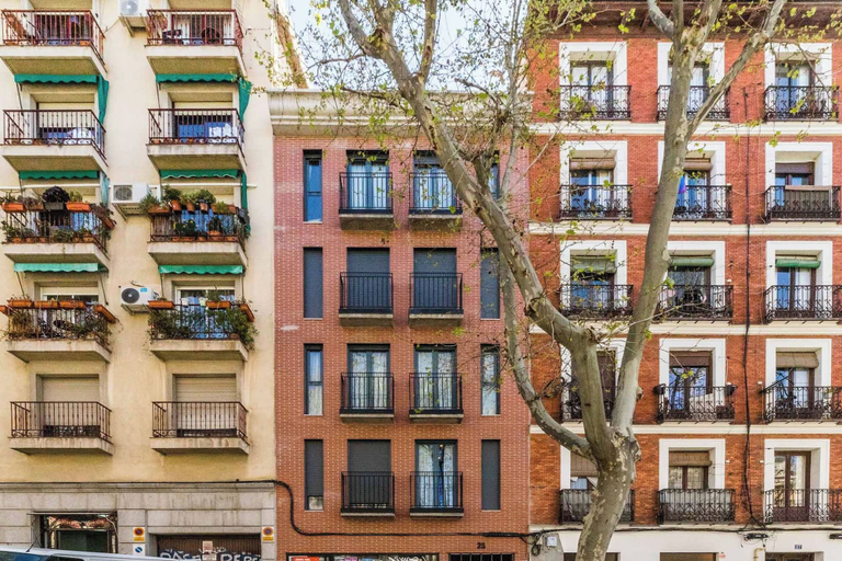 Others 3, Ribera de Curtidores by Sharing Co, Madrid