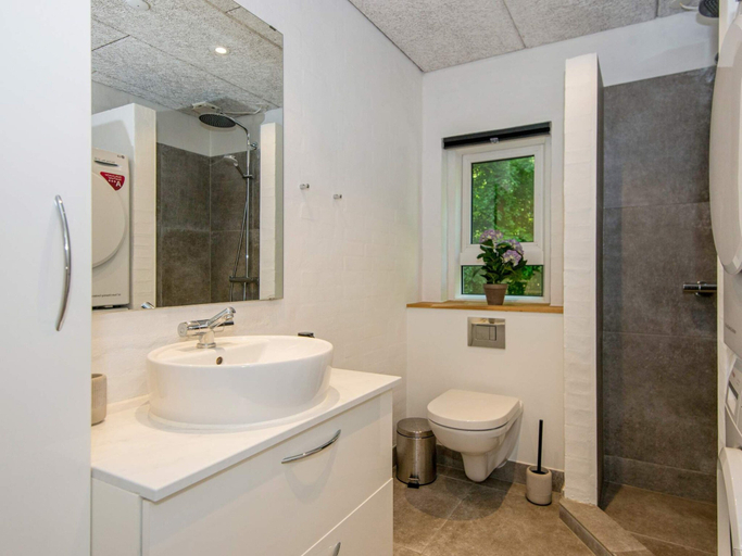 Bathroom 3, 4 Star Holiday Home in Glesborg, Norddjurs