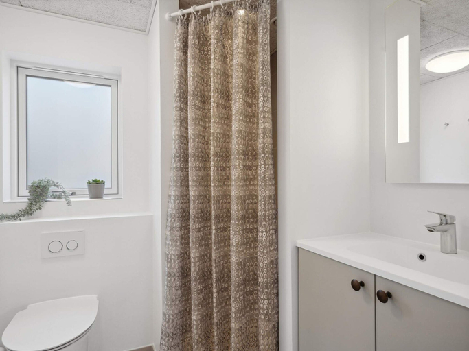 Others 5, 5 Star Holiday Home in Romo, Tønder