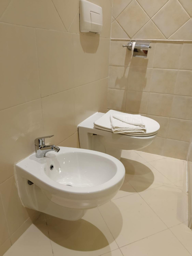 Bathroom 4, Hotel Nizza, Rome