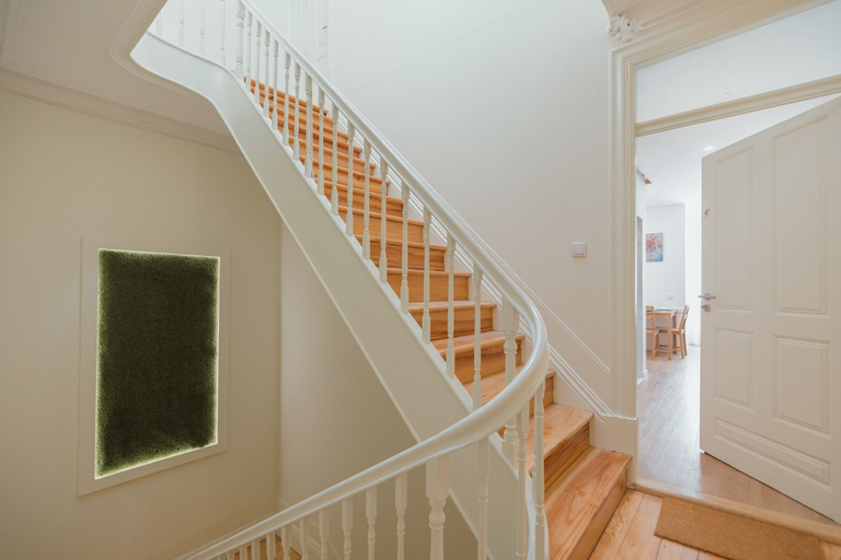 Others 3, Modern Lapa Duplex E by Vacationy, Porto