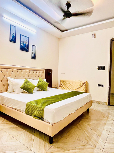 Bedroom 2, Hotel Heaven, Rohtak