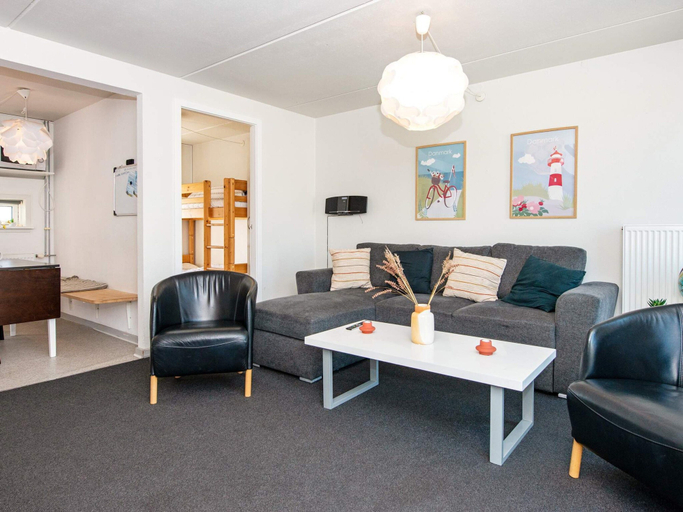 Others 4, 6 Person Holiday Home in Romo, Tønder