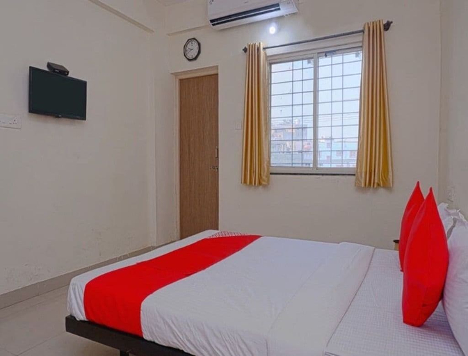 Others 3, Hotel O Lakeview, Pune