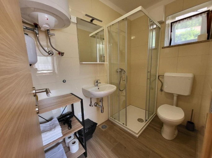 Bathroom 3, Holiday Home Belka, Tolmin