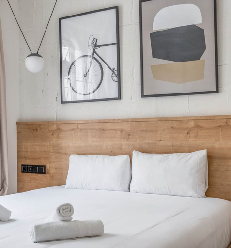 Others 4, Limehome Barcelona Collblanc, Barcelona