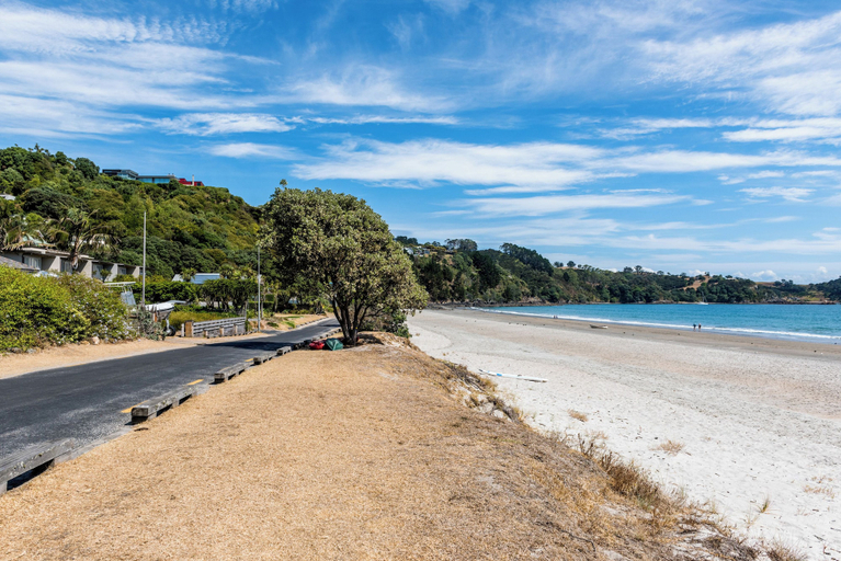 Others 4, Sanctuary On The Beach, Auckland
