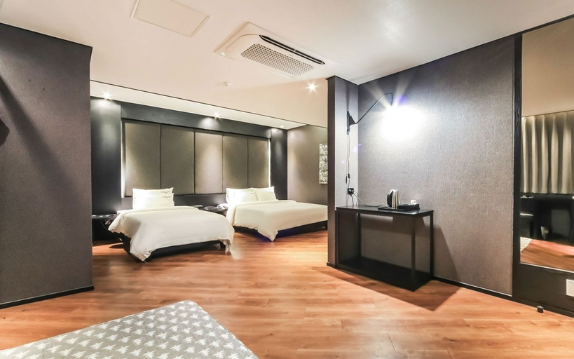Others 4, Mandeok Two Heaven Hotel, Buk