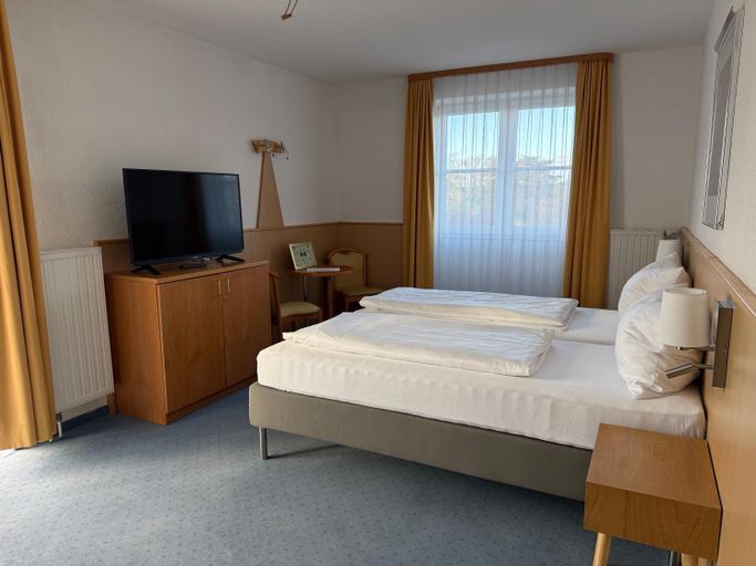 Bedroom 3, Business Hotel Siebeneichen GmbH, Meißen
