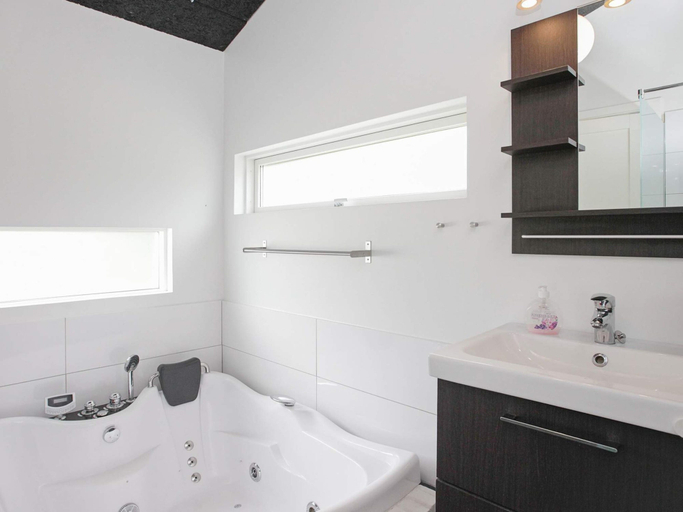 Bathroom 3, 4 Star Holiday Home in Strandby, Frederikshavn