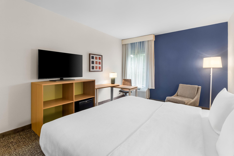 Bedroom 4, Spark by Hilton Dayton Fairborn, Greene