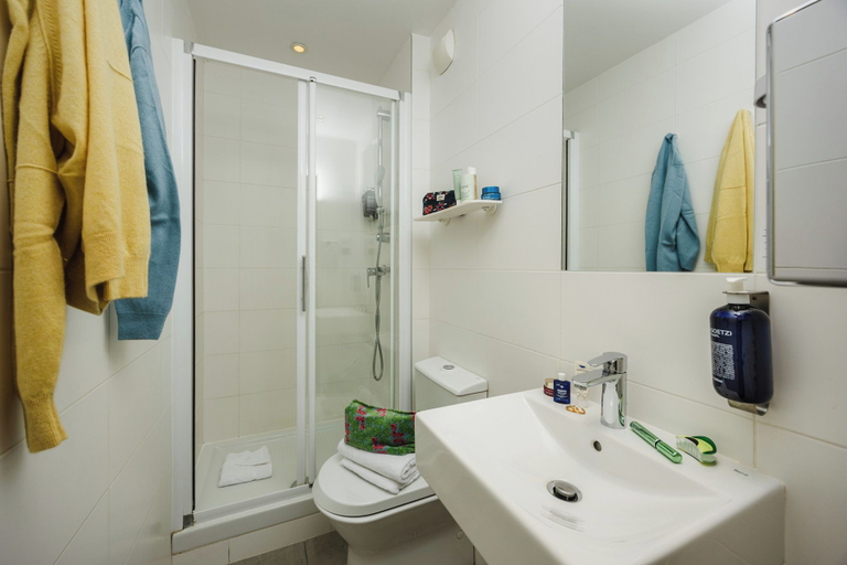 Bathroom 4, Parici Hotel Boulogne Billancourt, Hauts-de-Seine