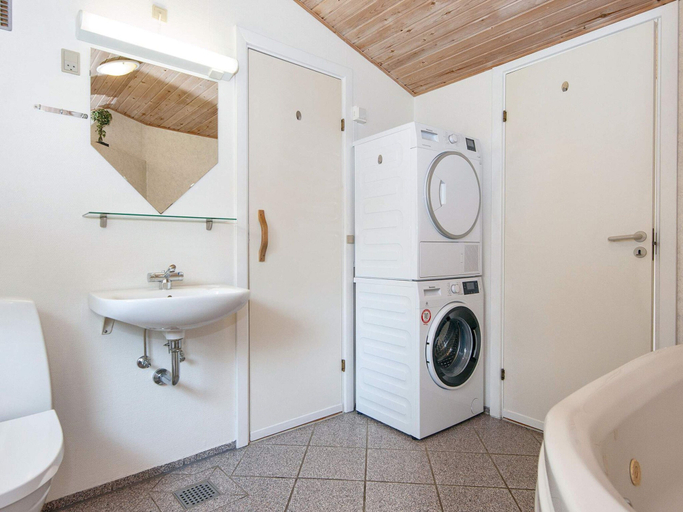 Others 5, 8 Person Holiday Home in Ringkobing, Ringkøbing-Skjern