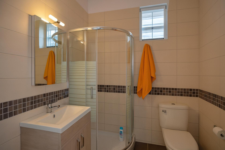 Bathroom, Palm Garden Apartment, Central Macedonia