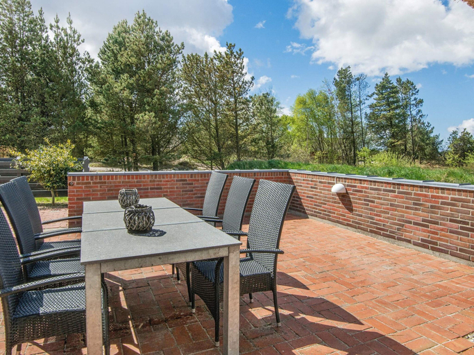 Food & Drinks 4, 5 Star Holiday Home in Romo, Tønder