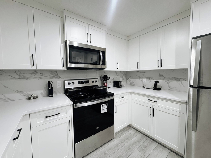 Others 2, Premium, Family-friendly 2-bedroom Private Suite, Division No. 6