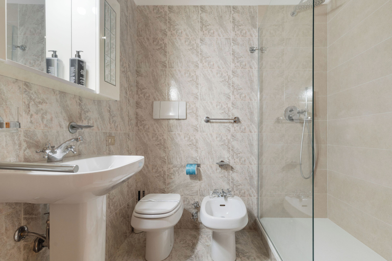 Bathroom 4, Brera Apartments in Porta Romana, Milano