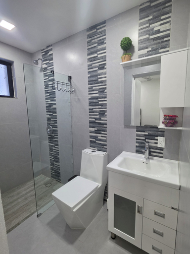 Others 3, Infiniti Suites