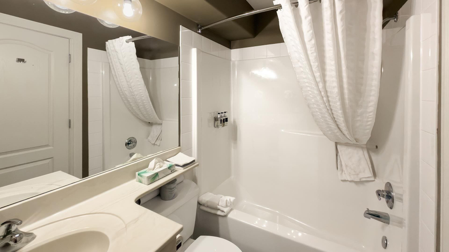 Bathroom, Coast Edson Hotel, Division No. 14