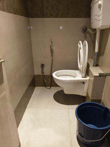 Bathroom, Hotel Rishi Palace, Mumbai Suburban