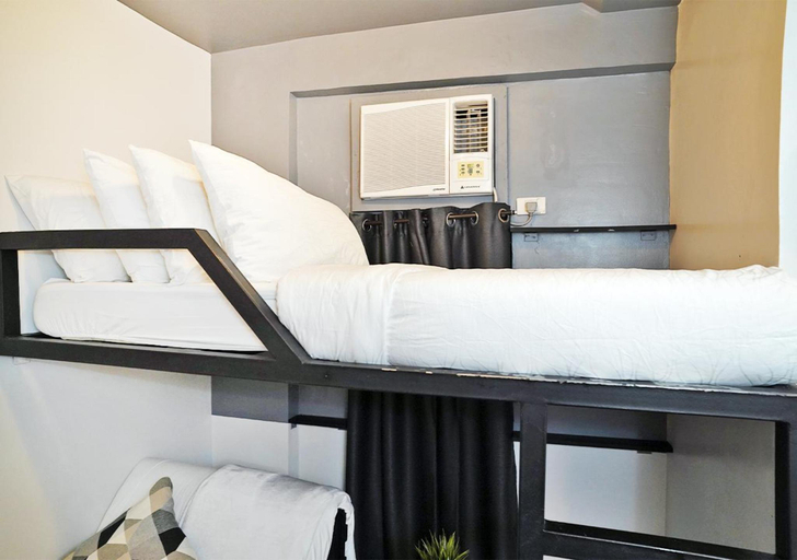 Bedroom 5, mySTAY BGC South, Taguig