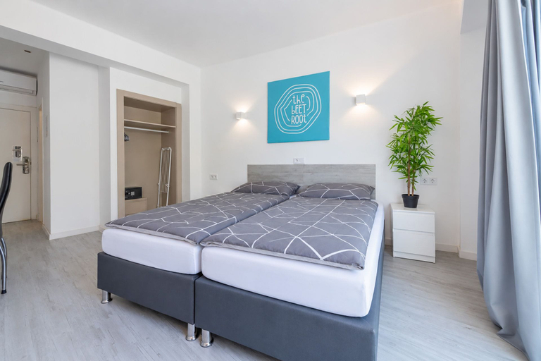 Bedroom 5, TheBeetroot Mallorca, Baleares