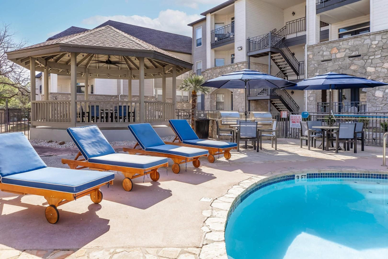 Others 3, Landing Modern 1BD in North Central, Bexar