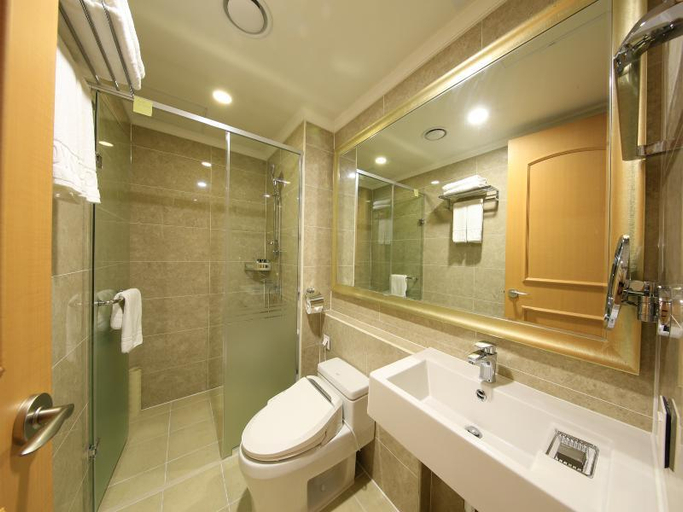 Bathroom 4, Jeju Booyoung Resort, Seogwipo