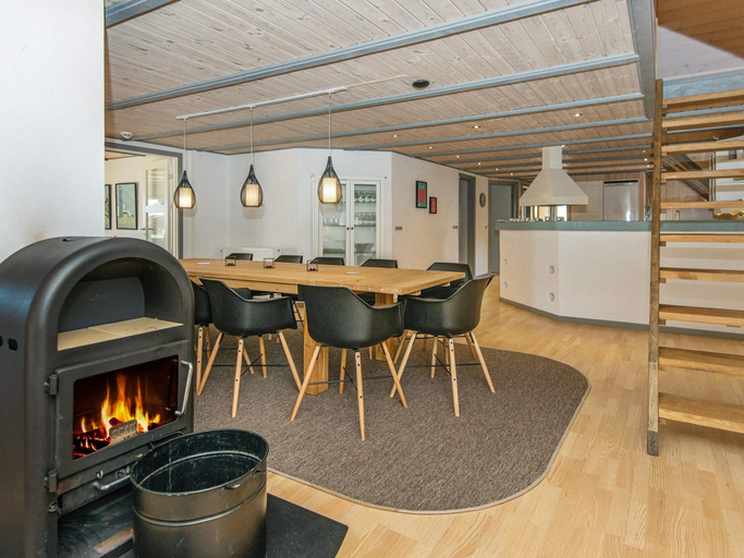Food & Drinks 5, 5 Star Holiday Home in Romo, Tønder