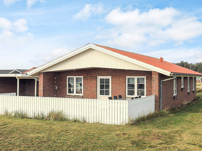 Others 2, 6 Person Holiday Home in Harboore-by Traum, Lemvig