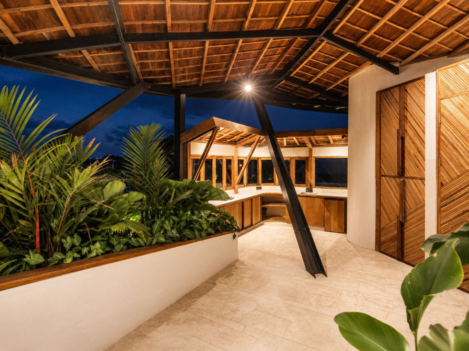 Others 5, Stunning 2-br Penthouse With View 800m to Beach, Badung
