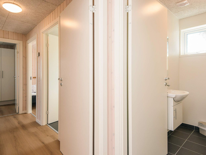 Bathroom 3, 5 Star Holiday Home in Jerup, Frederikshavn
