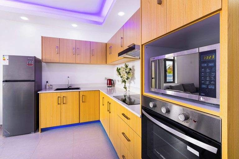Others 3, Pearl Heights Residence 202, Black River