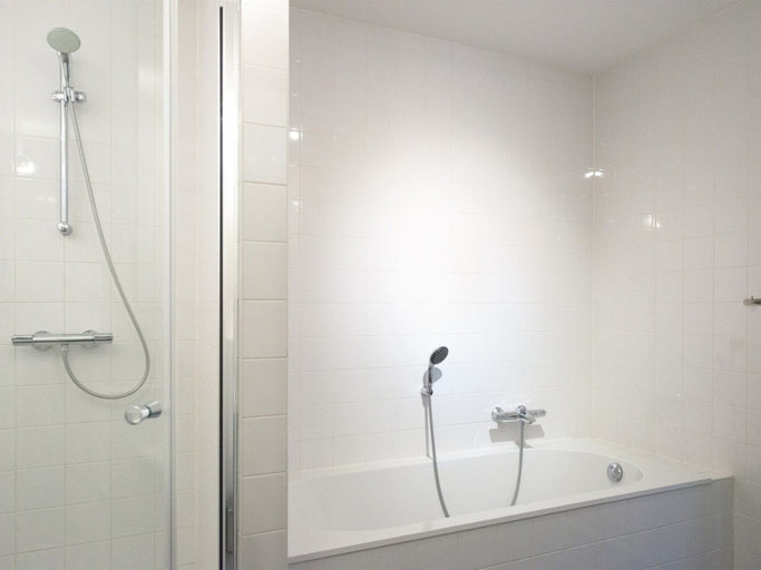 Bathroom 3, Apartment in Den Haag for 5 Person, The Hague