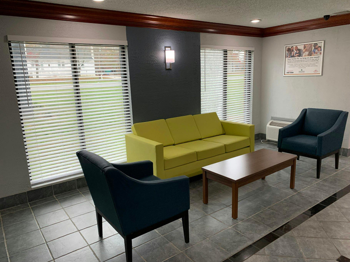 Public Area, HomeTowne Studios By Red Roof Egg Harbor–Atlantic City Airport, Atlantic