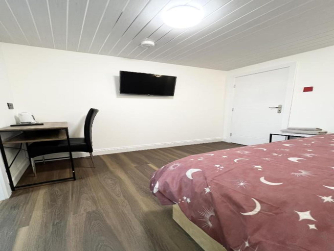Others 3, Standard Single Room, Pembrokeshire