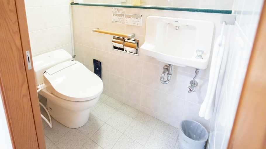 Bathroom 4, Pacific Hotel Okinawa, Naha