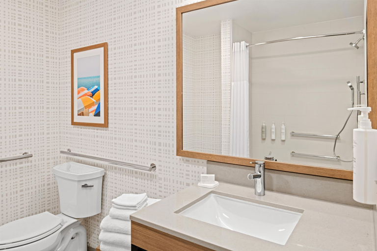Bathroom 4, Hampton Inn by Hilton Costa Mesa Newport Beach, Orange