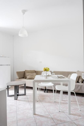 Others 2, Boutique House in corte storica, Monza and Brianza