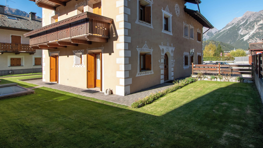 Exterior & Views, Funivie 6A, Sondrio