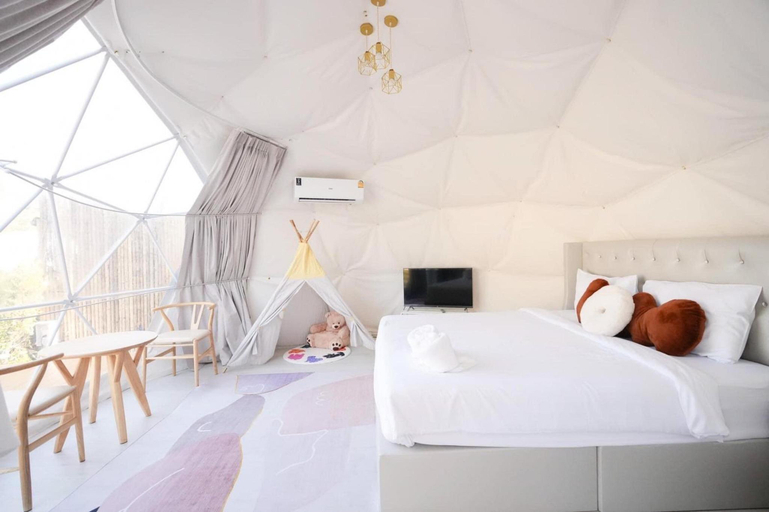 Bedroom 3, A La Camps, Muak Lek