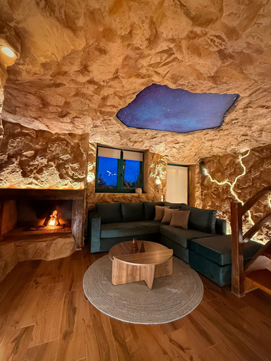Others 4, Cave Chalet, Central Greece