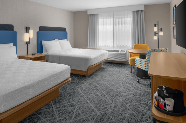 Bedroom 3, Hampton Inn by Hilton Costa Mesa Newport Beach, Orange