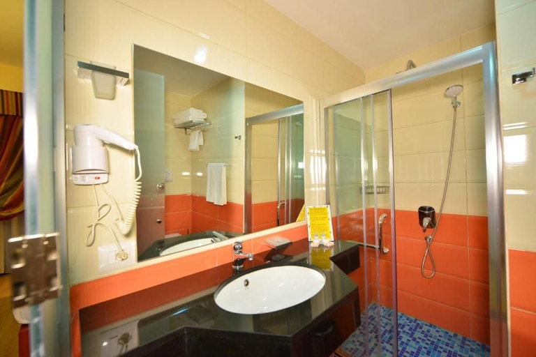 Bathroom 5, Te Stela Resort, Tirana