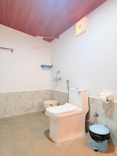 Bathroom 3, O3 Beach Resort, South Goa