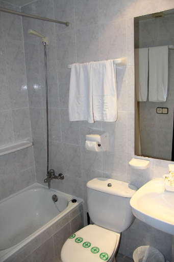 Bathroom 5, htop BCN City Hotel, Barcelona