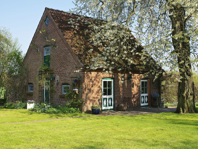 Others 1, Holiday Home in Stocksee With Swimming Pool, Segeberg