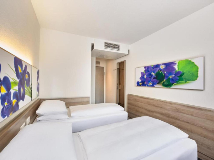 Bedroom 2, Sunday Hotel Frankfurt Airport West, Main-Taunus-Kreis