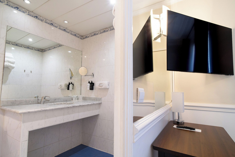 Bathroom 4, Hotel Claude Bernard Saint Germain, Paris